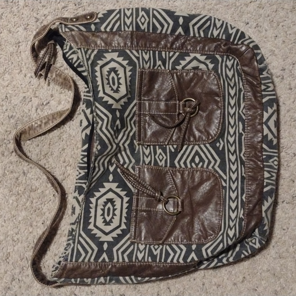 Rue 21 Tan Purse 18"x12"